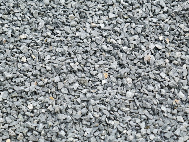 Diabas split in tuin en erf: paden, drainage en kweekbedden